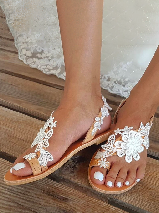 Bohemian Style Flower Flip-Toe Flat Beach Sandals